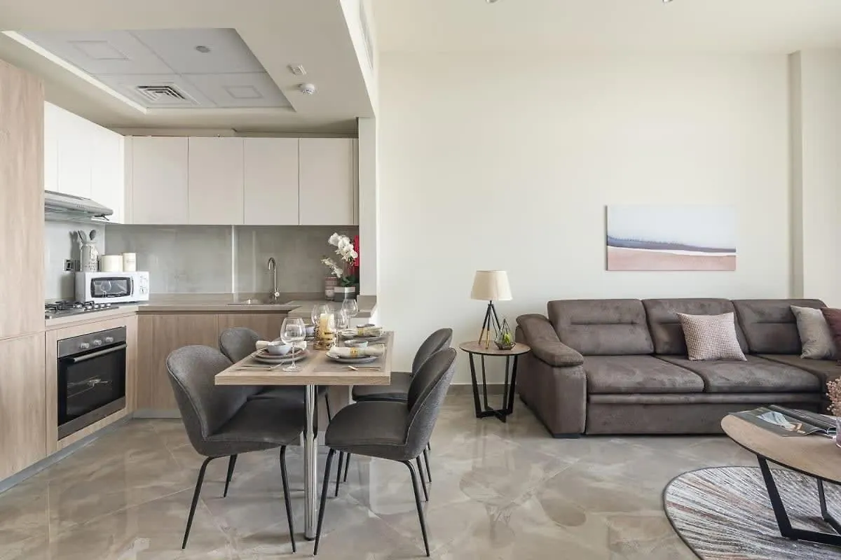 Frank Porter - Majestique Residences 2 Dubai United Arab Emirates