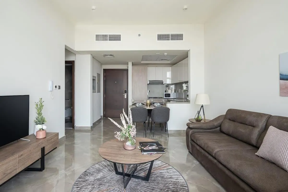 Frank Porter - Majestique Residences 2 Dubai Apartment