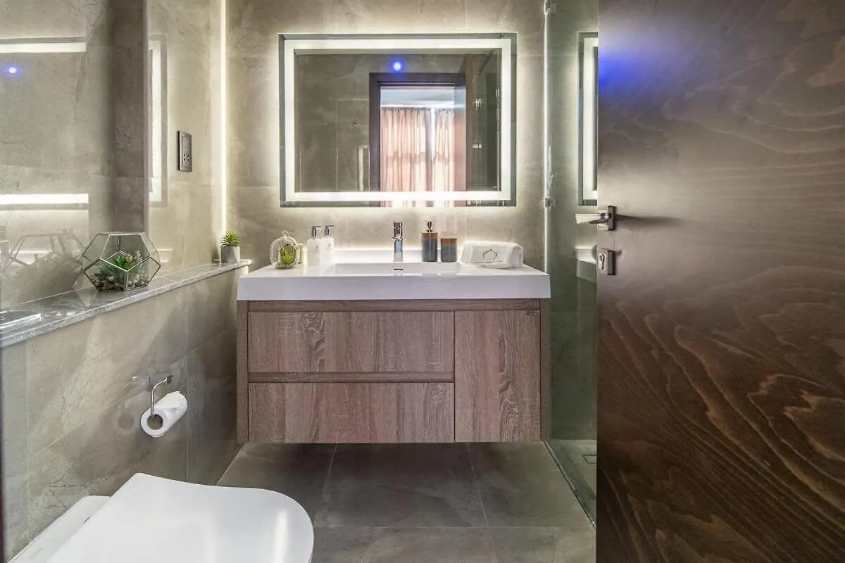 Frank Porter - Majestique Residences 2 Dubai United Arab Emirates